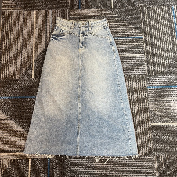 We The Free People Come As You Are Denim Maxi Skirt size 0 - Picture 2 of 10